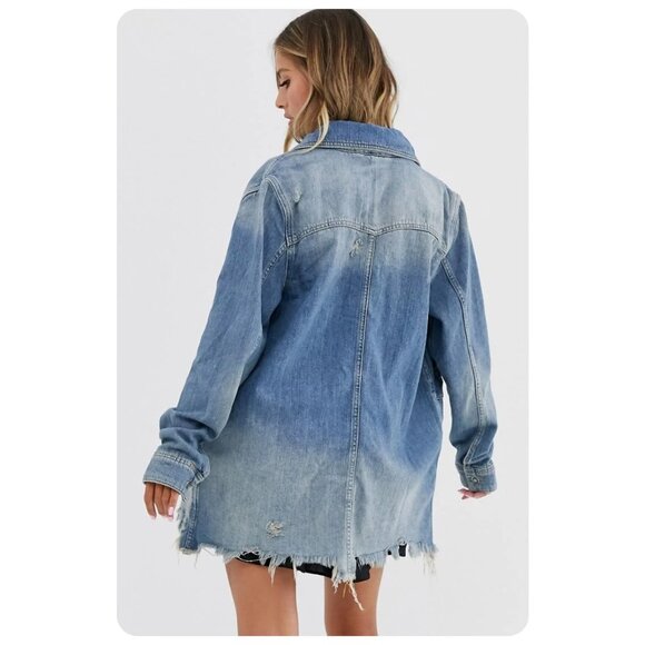 Free People Moonchild Distressed Oversized Denim Jean Shacket Shirt Jacket sz xs - Picture 2 of 9